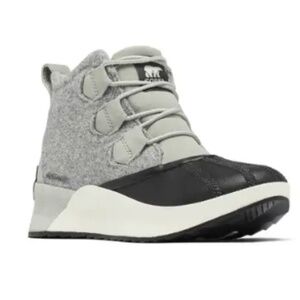 SOREL Out N About III Waterproof Duck Boot in DOVE/ JET (Size 6 **runs small)